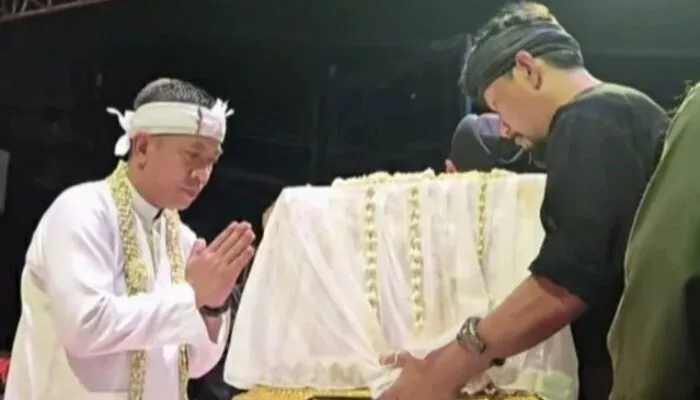 Arak Mahkota Binokasih, KDM : Lestarikan Budaya, Bukan Klenik