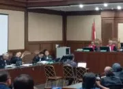 Ricuh di Pengadilan! Sidang Nadiem Makarim Diwarnai Adu Mulut, Audit Negara Disebut Cacat