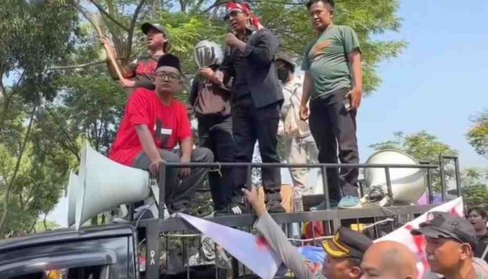 Ratusan Warga Situ Rompong Demo Kejari dan BPN Tangsel, Tuntut Hentikan Proses Hukum Empat Tersangka