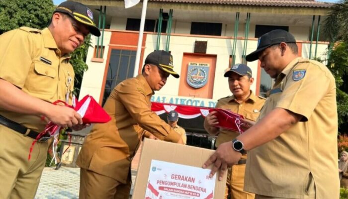 Pemkot Depok Bagikan 3403 Bendera Merah Putih : Jangan Ada Alasan Tidak Mampu Beli