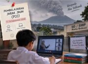 Abu Vulkanik Anak Krakatau Capai Bekasi, Sekolah Terapkan Pembelajaran Daring