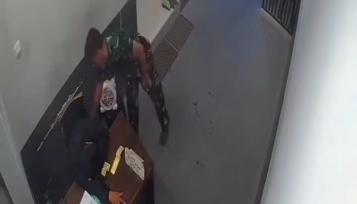 Pria Berseragam Loreng Tega Curi HP Penjaga Toilet SPBU